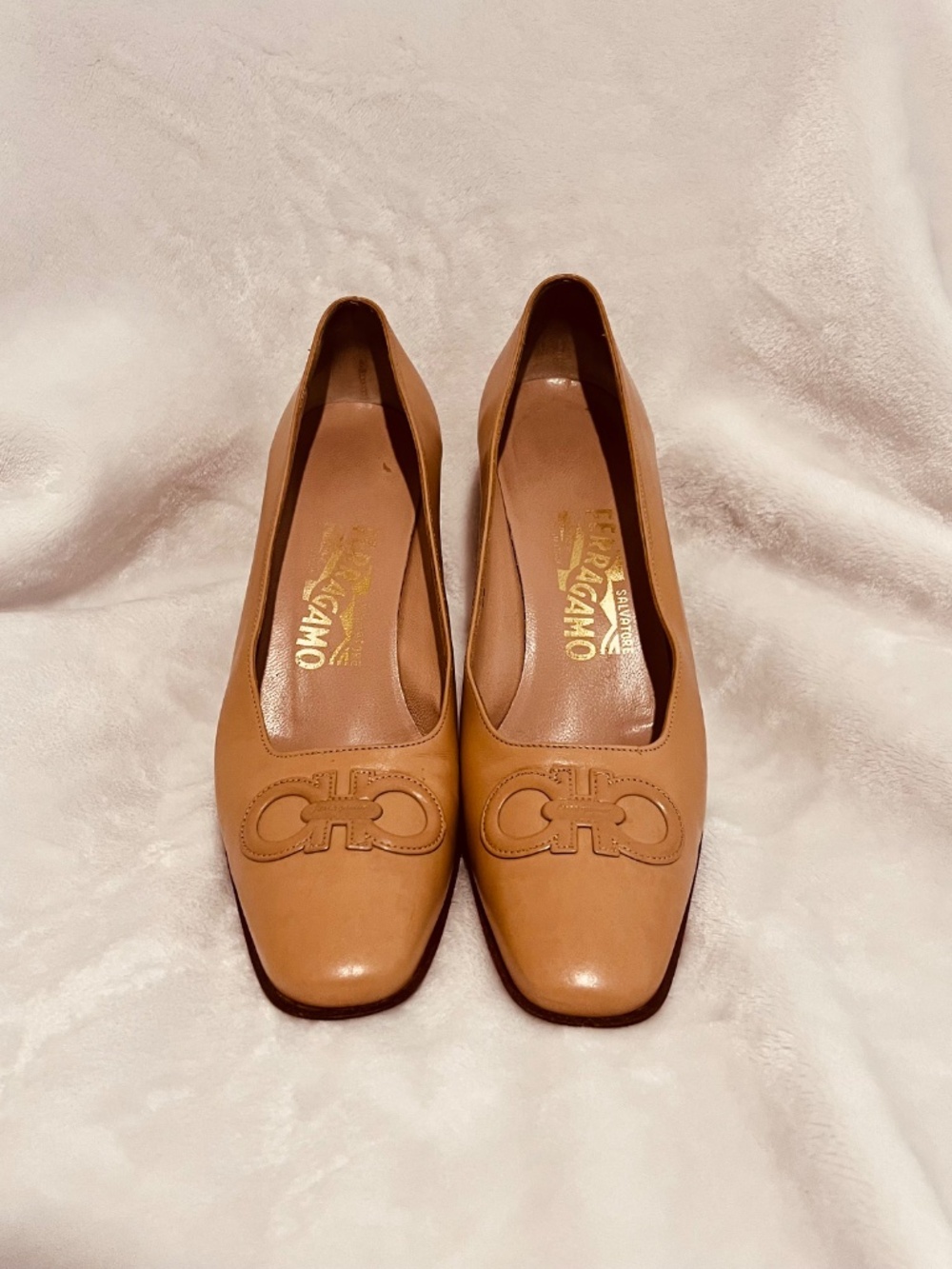 Vintage Salvatore Ferragamo Nude Leather Pumps | Made in Italy 7 1/2AA